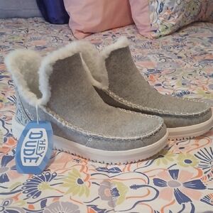 Hey Dude Light Gray Fur-Lined Ankle Boots